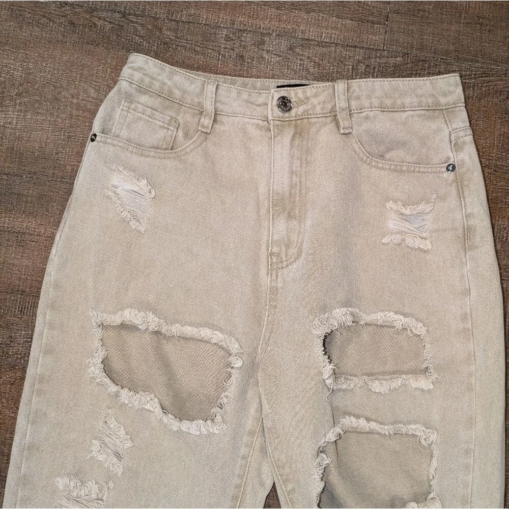 Missguided Riot High Rise Extreme Ripped Mom Jeans Stone Size: 6 - Picture 6 of 12